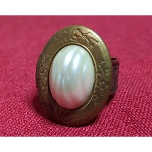 Vintage Jan Michaels San Francisco Adjustable‎ Brass/bronze Locket Ring